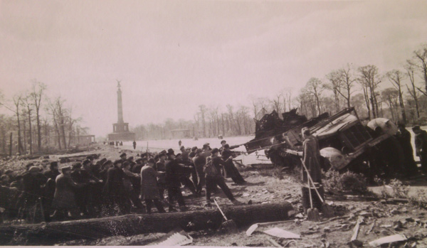 Mai’45 Frühling in Berlin (Maio/45 Primavera em Berlim) – Exposições e eventos lembram os 70 anos do fim da 2ª Guerra Mundial