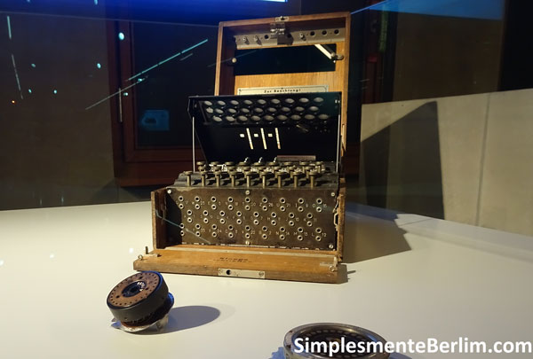 Deutsches Spionagemuseum (Museu da Espionagem) MuseuDaEspionagem_Enigma