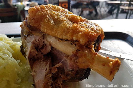 Schweinshaxe (joelho de porco) Schweinshaxe (joelho de porco)