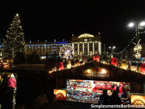 MercadoDeNatalDeDresden_GeralComArvoreNatal